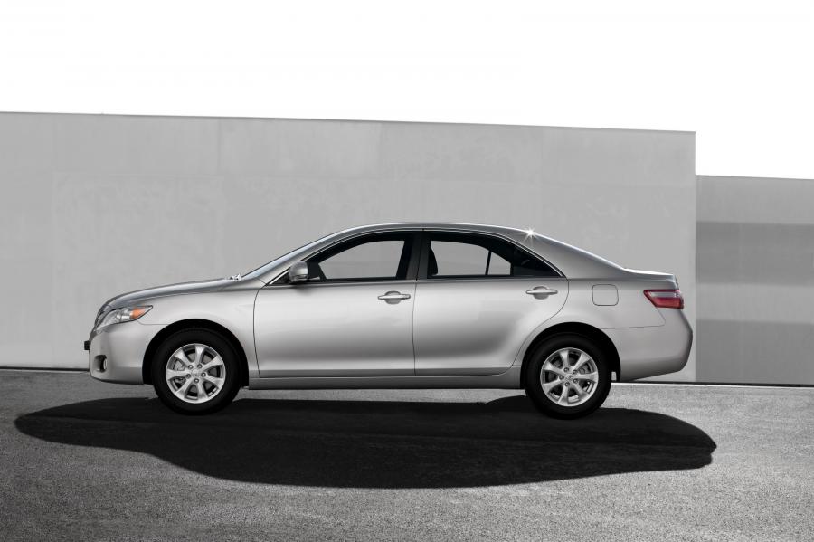  Toyota Camry 2010 года  (фото 41 из 52)